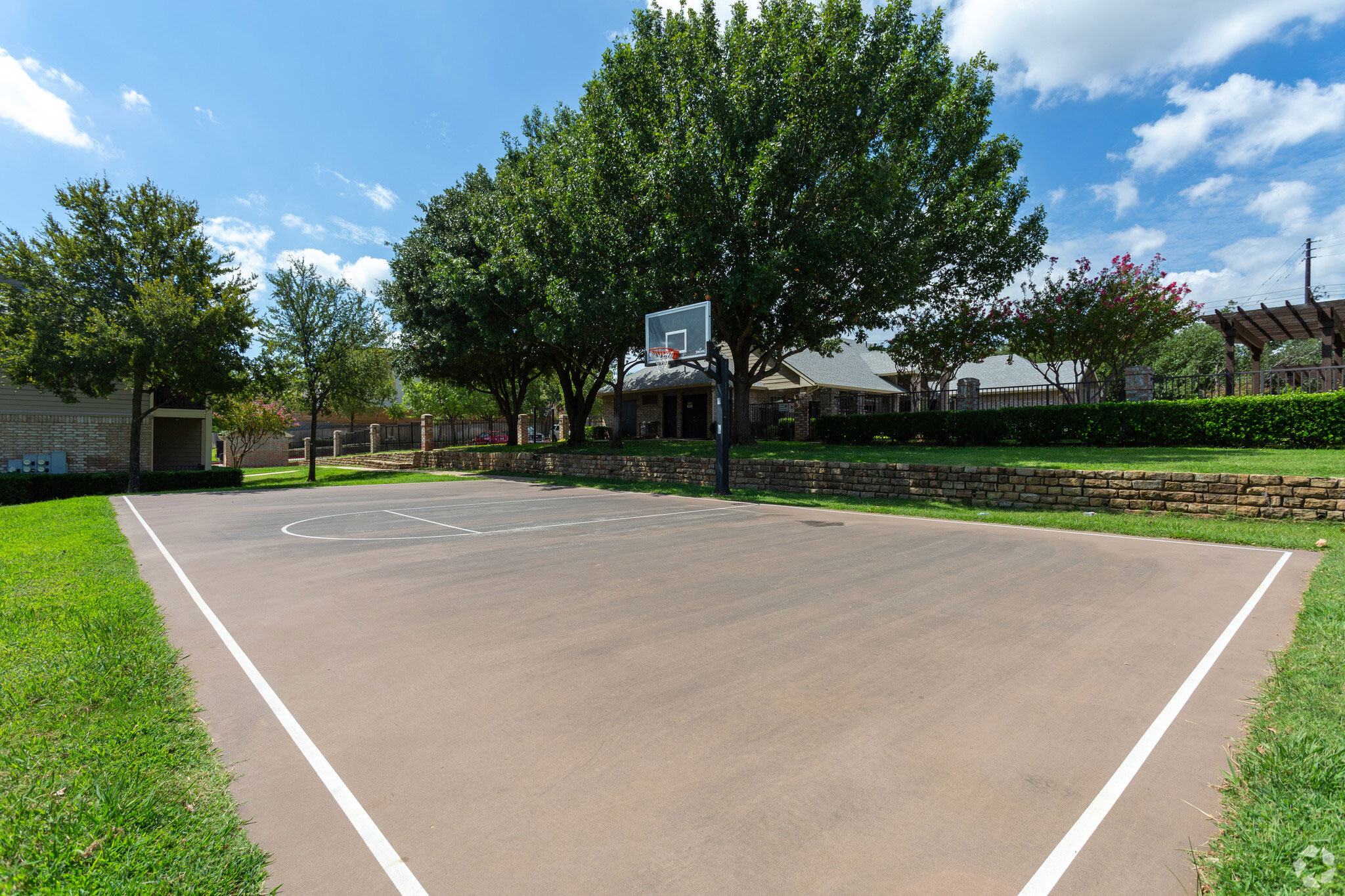 Arbors of Denton outdoor to play basketball