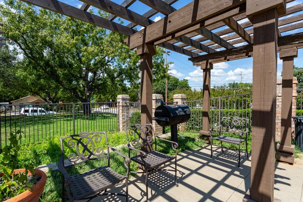 Arbors of Denton outdoor space for BBQ