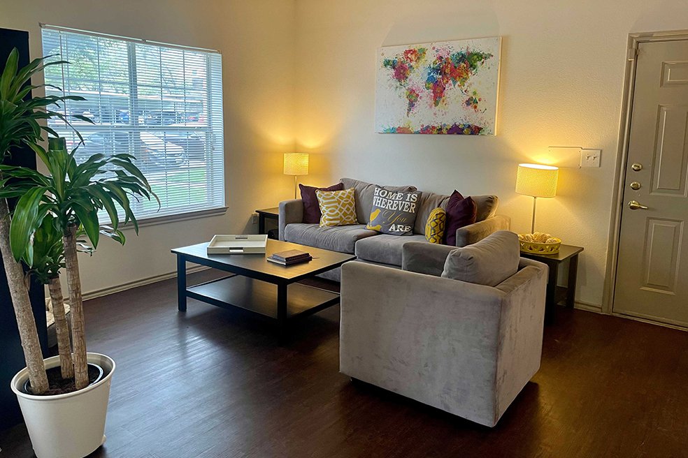 Arbors of Denton living room